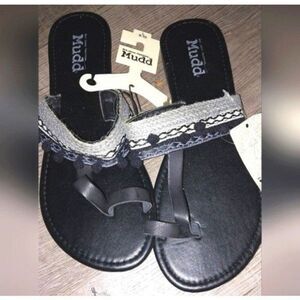 Ladies Black And Grey Super cute Pom Pom Festival Sandals sz 9-10